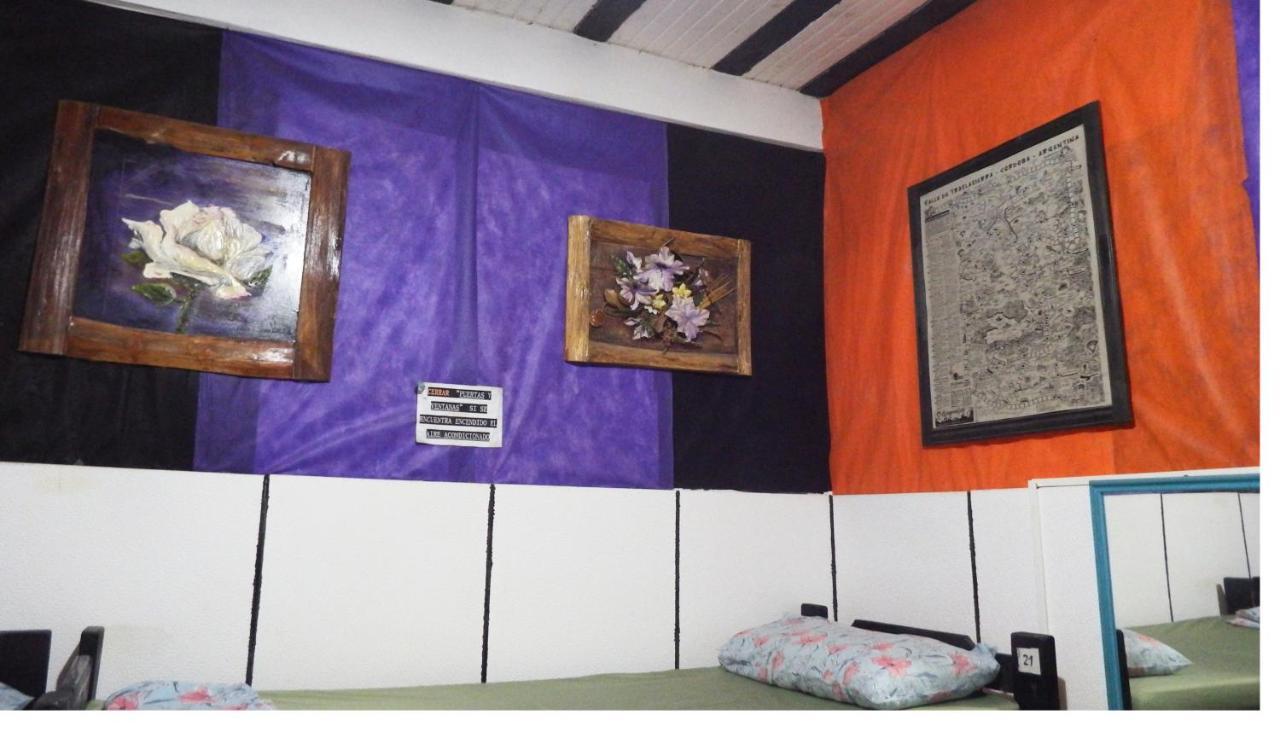 Hostel De Pichincha Gualeguaychú Exteriör bild